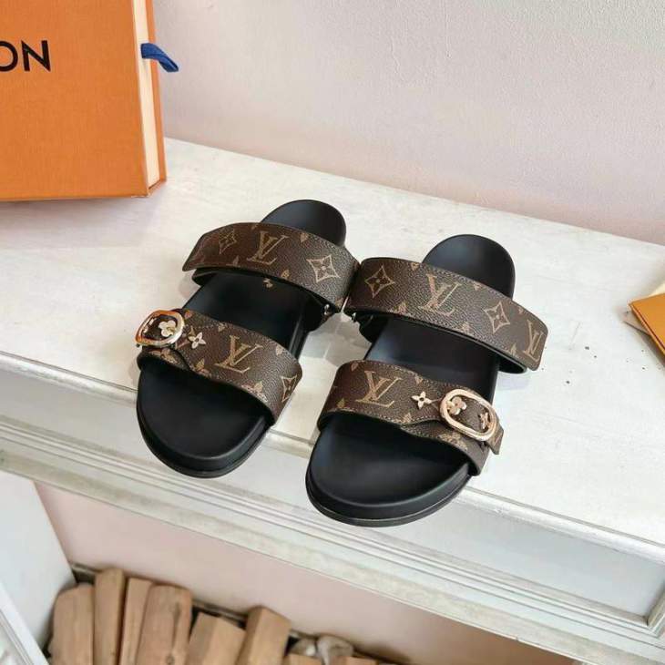 Picture of Louis Vuitton Slippers _SKULVsz35-45jyh05021180